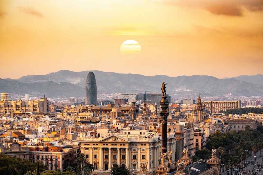 Exploring the Best of Barcelona: Top 5 Must-See&nbsp;Attractions